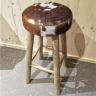 Barhocker mit Holzbeinen, echtes Rindsfell
