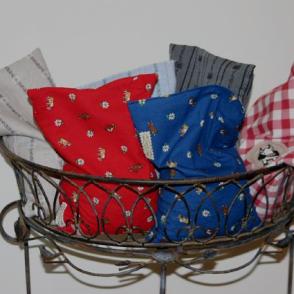 Kirschsteinkissen, Chriesisteikissen, Handarbeit