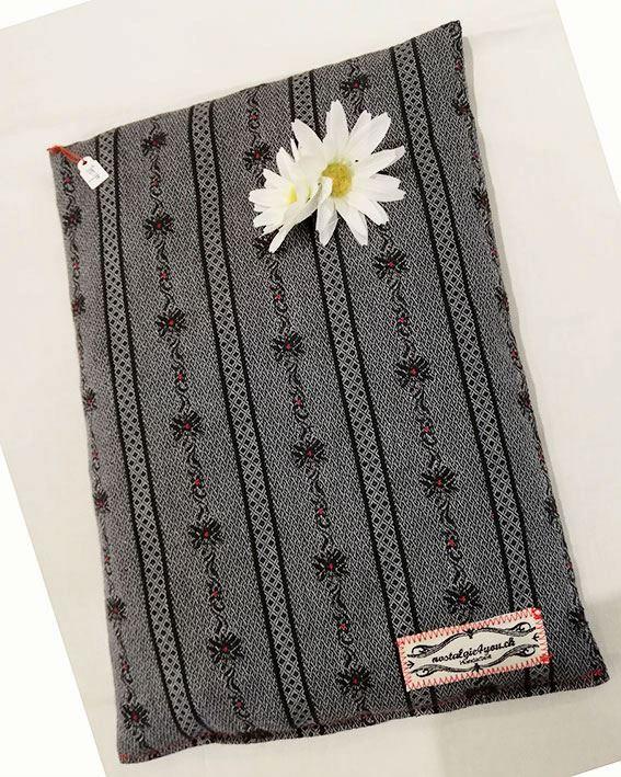 Traubenkernkissen Handarbeit, Edelweissstoff