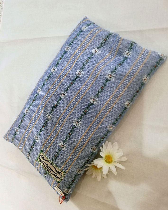 Traubenkernkissen Handarbeit, Edelweissstoff