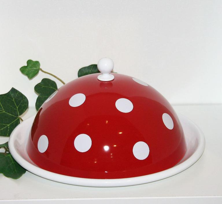 Käse oder Butterglocke in Emaille Fliegenpilzdekor