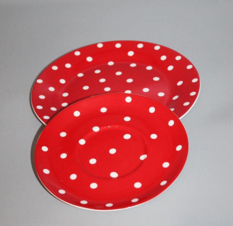 Tellerset rot getupft