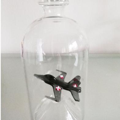 Glasflasche Geschenkflasche mit Sujet Militärjet